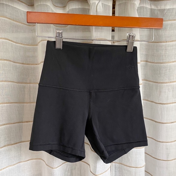 lululemon athletica Pants - 🆕 Lululemon Align Shorts 4”